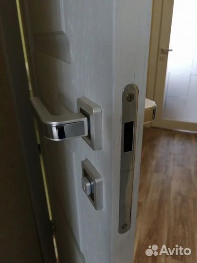 Двери межкомнатные белые