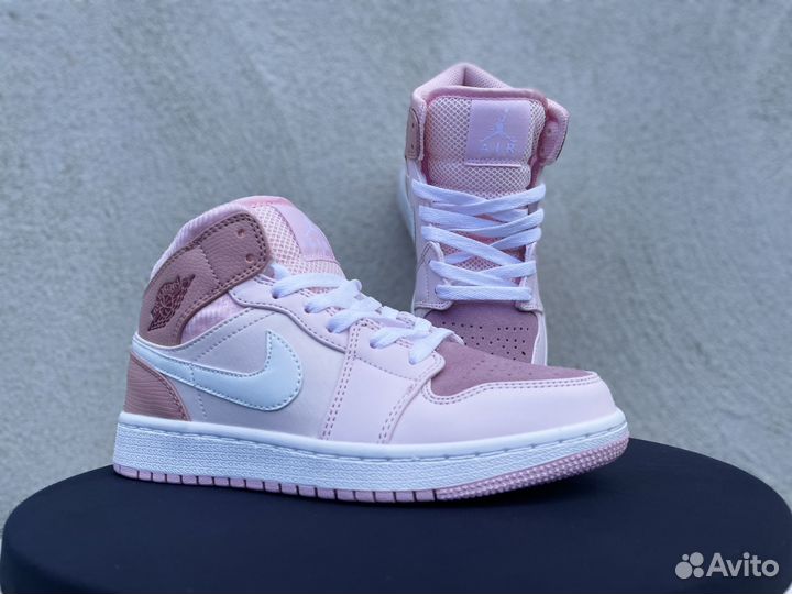 Кроссовки nike AIR jordan 1 MID digital pink