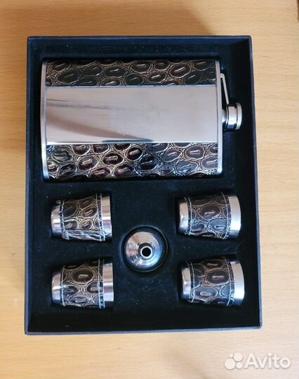 Фляги из нержавейки, 4 стопки и воронка. Новое