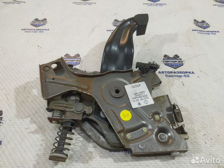 Педаль ручного тормоза Volkswagen Touareg 1