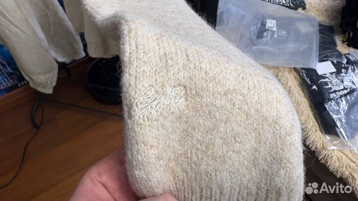 Свитер Corteiz бежевый