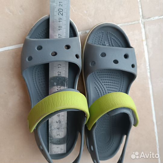 Сандали crocs j1