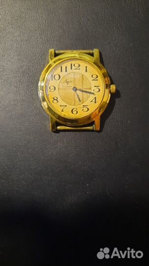 Часы СССР. желтый корпус