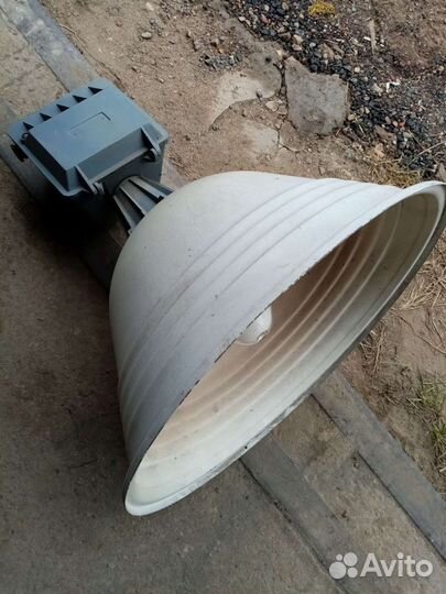 Светильник освещения