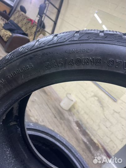 Triangle Snowlink TWT02 245/40 R18 100V