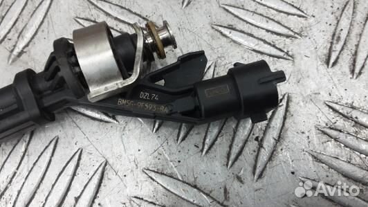 Форсунка бензиновая ford focus 3 (KUK21B704)