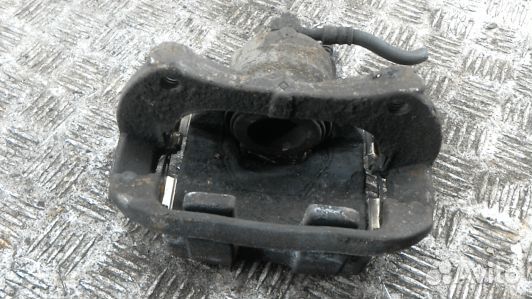 Суппорт тормозной передний правый opel astra J (83