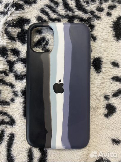 Чехлы на телефон iPhone 11