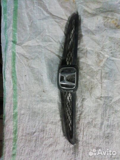 Решетка радиатора передняя Honda Fit