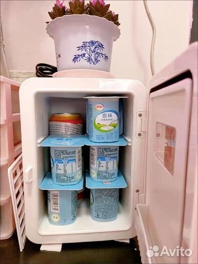 Автомобильный мини-холодильник