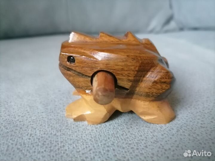 Гуиро лягушка перкуссия инструмент (Боливия)