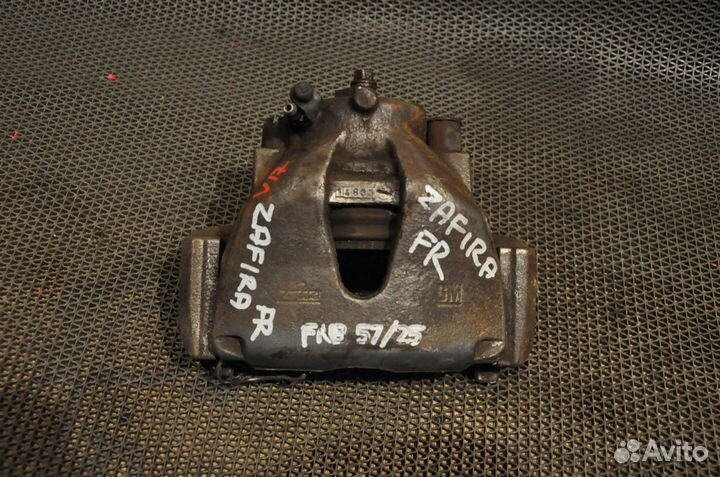 Суппорт передний правый opel Zafira B A05 (2008)