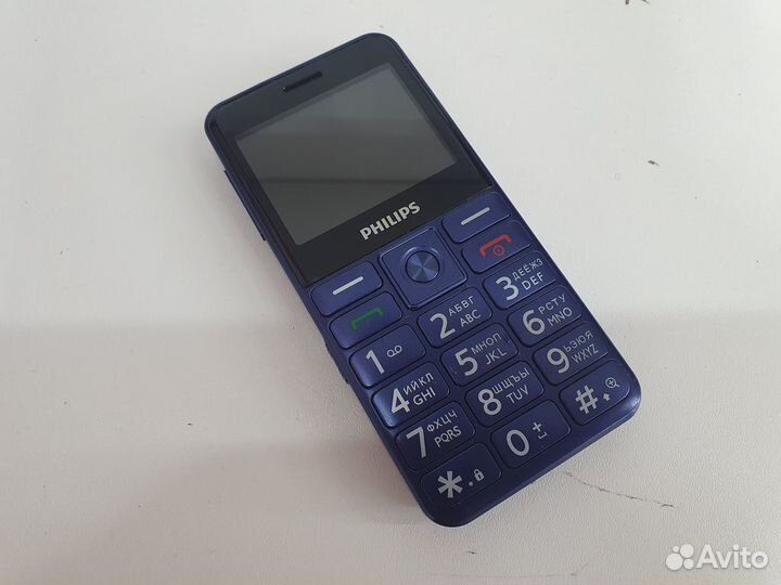 Сотовый телефон Philips Xenium E207