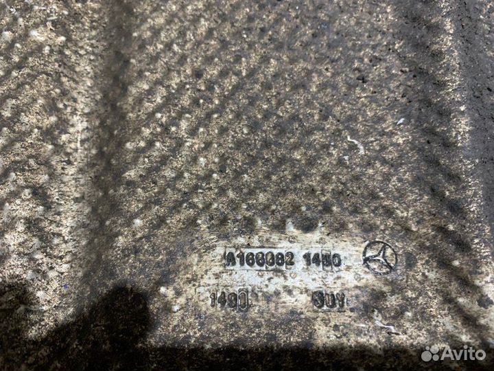 Экран глушителя правый Mercedes-Benz Ml W166 M157