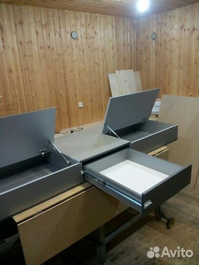 Вещевой ящик спальника в кабину фуры