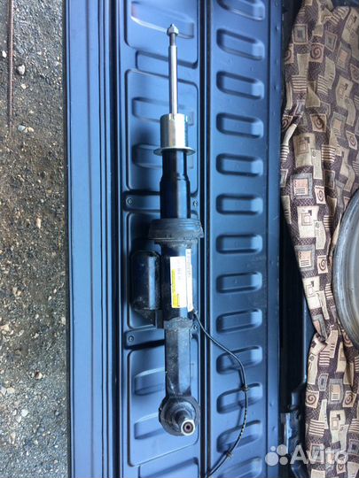Амортизатор передний мерседес 221