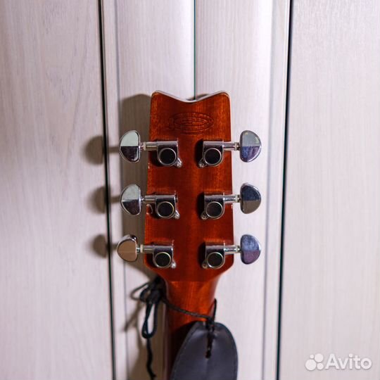 Акустическая гитара Washburn