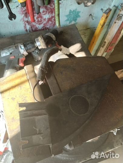 Уголок двери внутренний Volkswagen Passat B5