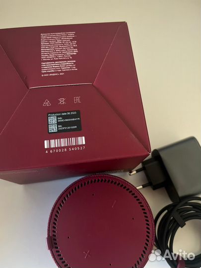 Яндекс станция Алиса с часами