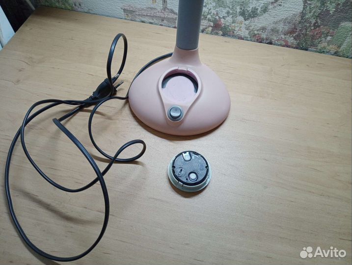 Настольная лампа