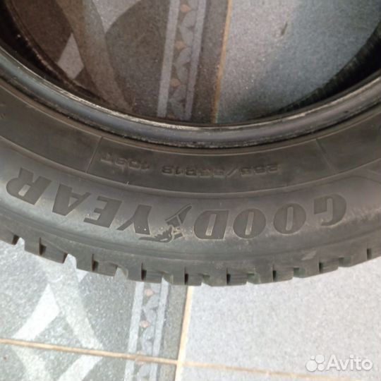 Goodyear UltraGrip Arctic 2 255/55 R18 109T