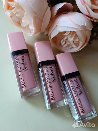 Bourjois rouge edition velvet помада 26 нюдовая