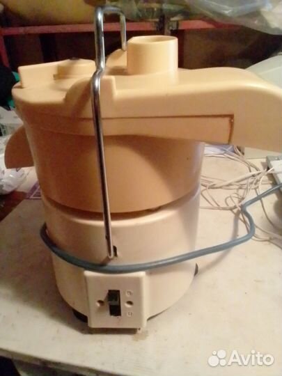 Соковыжималка СССР Росинка с насадками