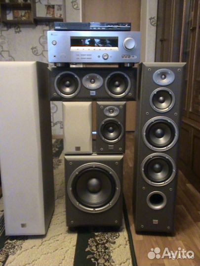 JBL E80 акустическая система