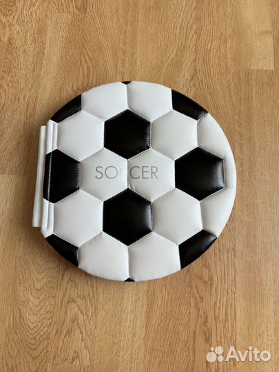 Продаётся книга «Soccer»