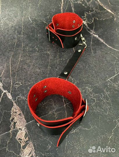 Наручники из кожи