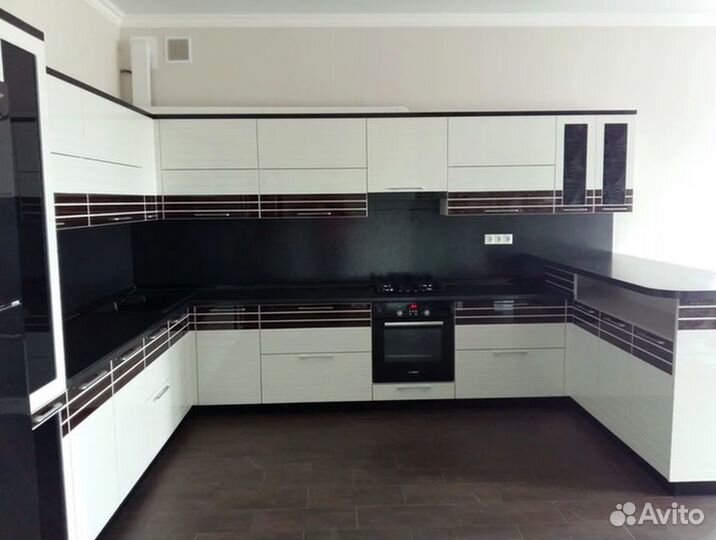 Кухонный гарнитур с техникой не бу