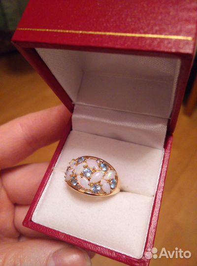 Золотое кольцо бриллианты, опалы, топазы, р. 18