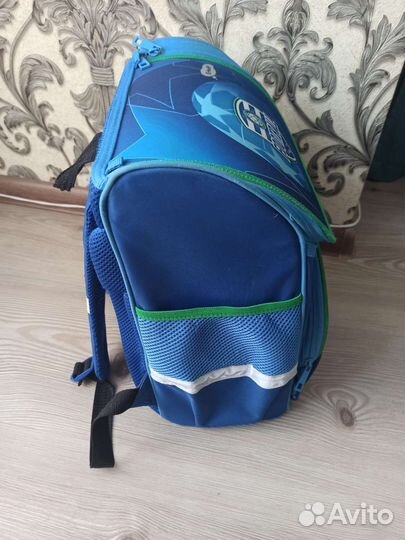 Рюкзак школьный