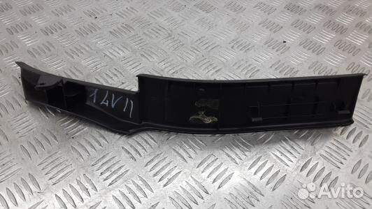 Накладка порога внутренняя правая jaguar XF (X250)