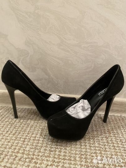 Туфли на каблуке