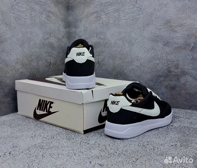 Кроссовки Nike