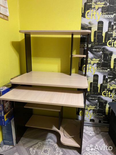 Стол компьютерный