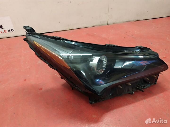 Фара правая Lexus NX