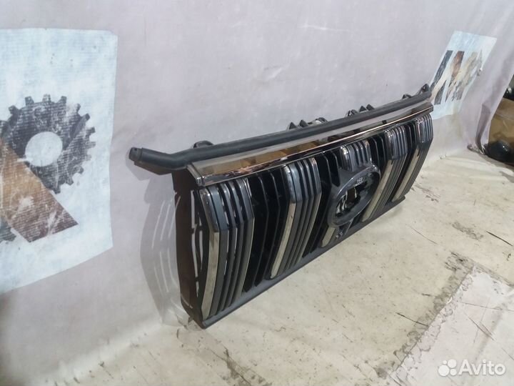 Toyota Prado 150 17- Решетка радиатора 26551