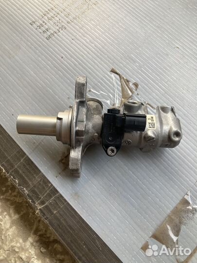 Главный тормозной цилиндр 5Q1-614-019-Q Volkswagen