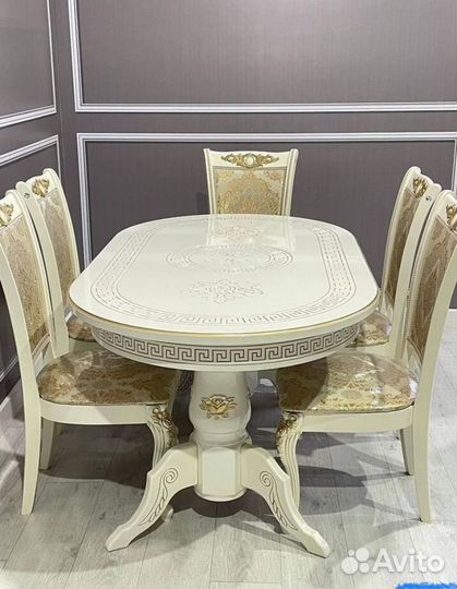 Обеденный стол и стулья