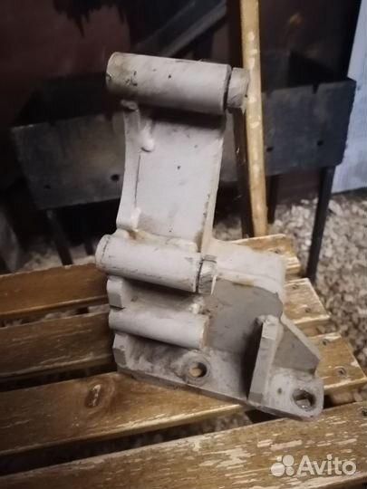 Кронштейн крепления компрессора