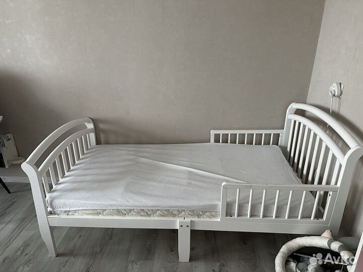 Детская кровать от 3 лет с матрасом бу