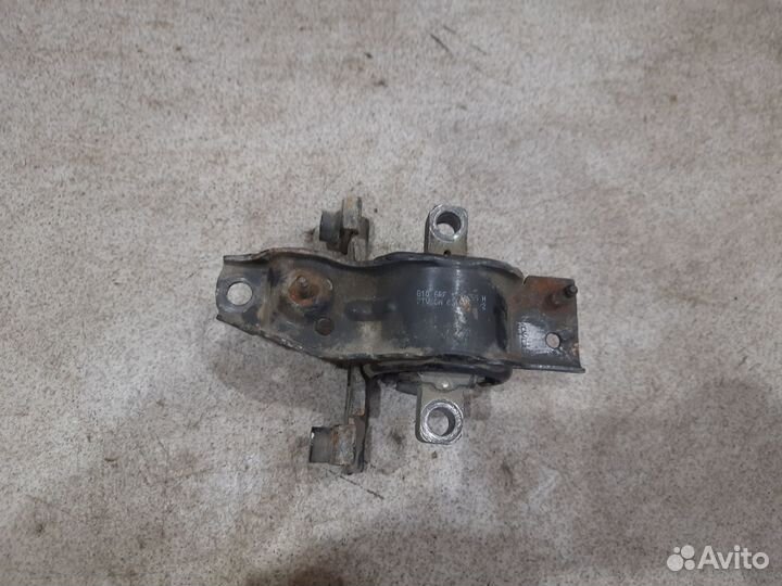 Подушка двигателя коробки для Skoda Rapid 2014