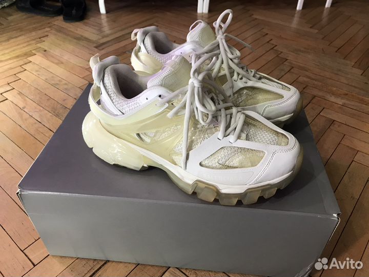 Balenciaga Track 40