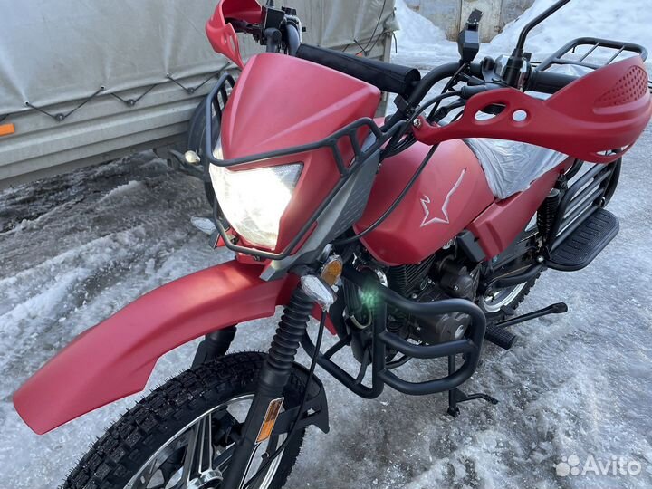 Мотоцикл intruder 200 красный