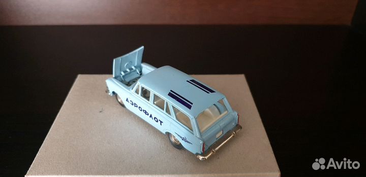 Модель автомобиля Москвич-427 Аэрофлот А4