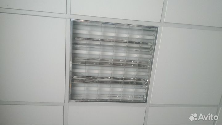 Встраиваемые в потолок светильники