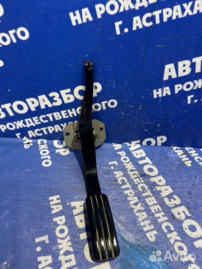 Педаль газа Renault Duster кроссовер 2014