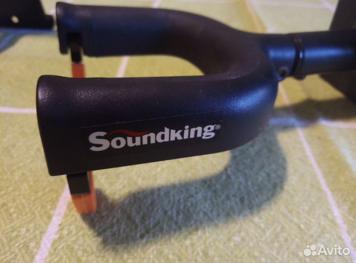 Настенный кронштейн (крюк)для хранения гитары/баса